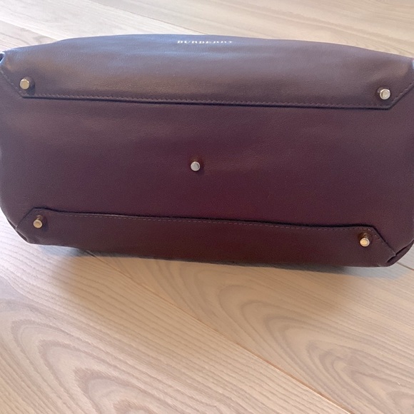 Authentic Burberry Medium Banner Tote 🌟 - Picture 5 of 9